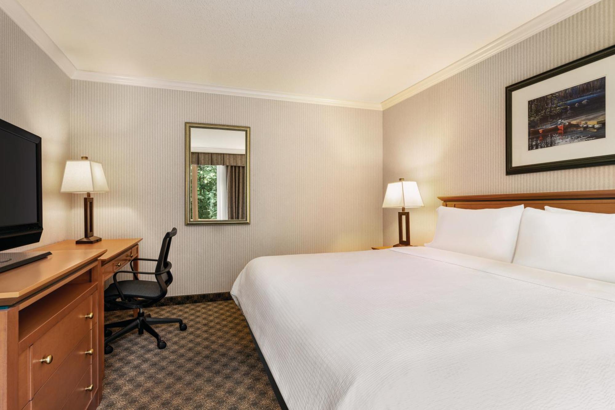 Holiday Inn & Suites North Vancouver By Ihg Экстерьер фото