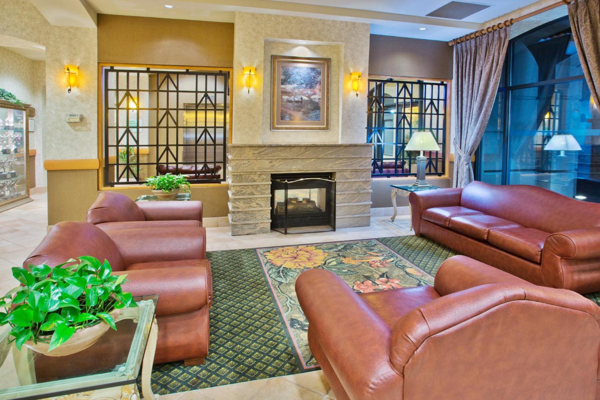 Holiday Inn & Suites North Vancouver By Ihg Экстерьер фото