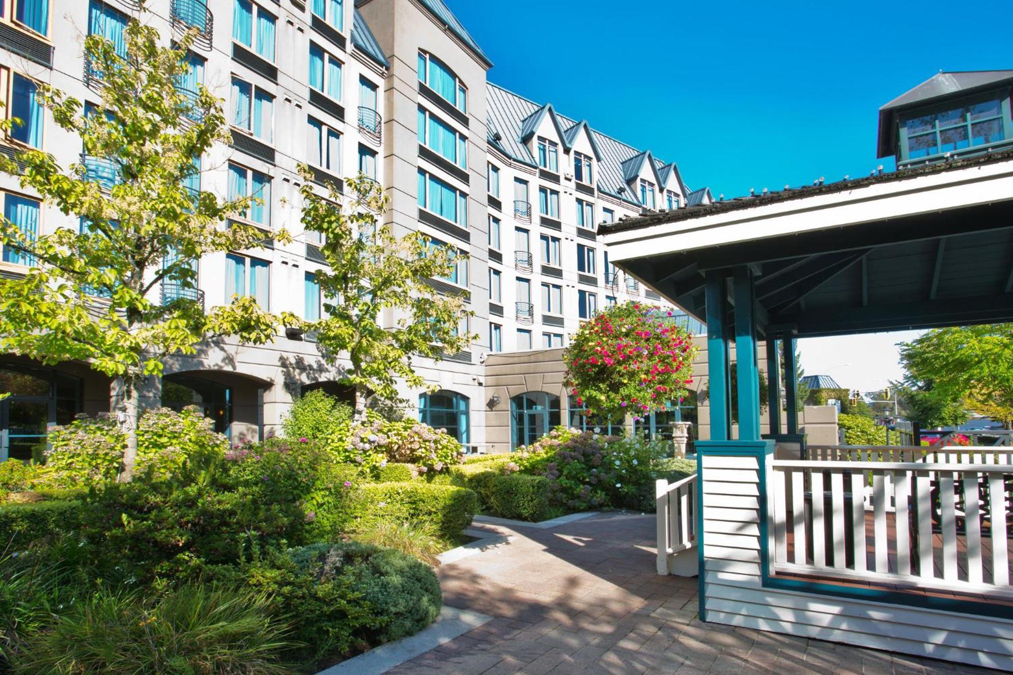 Holiday Inn & Suites North Vancouver By Ihg Экстерьер фото