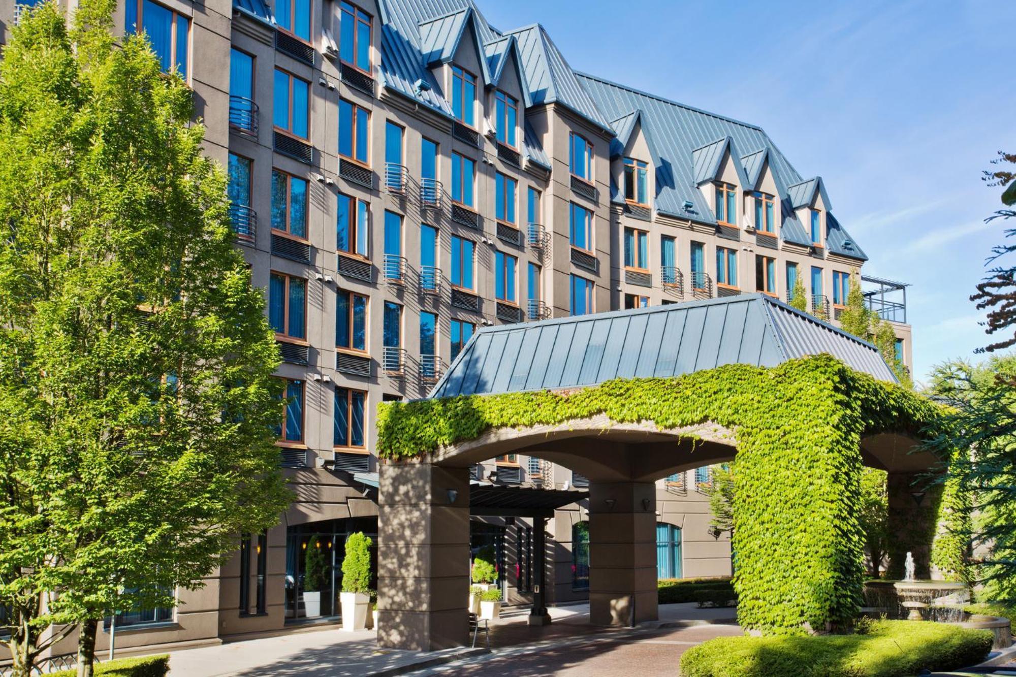 Holiday Inn & Suites North Vancouver By Ihg Экстерьер фото