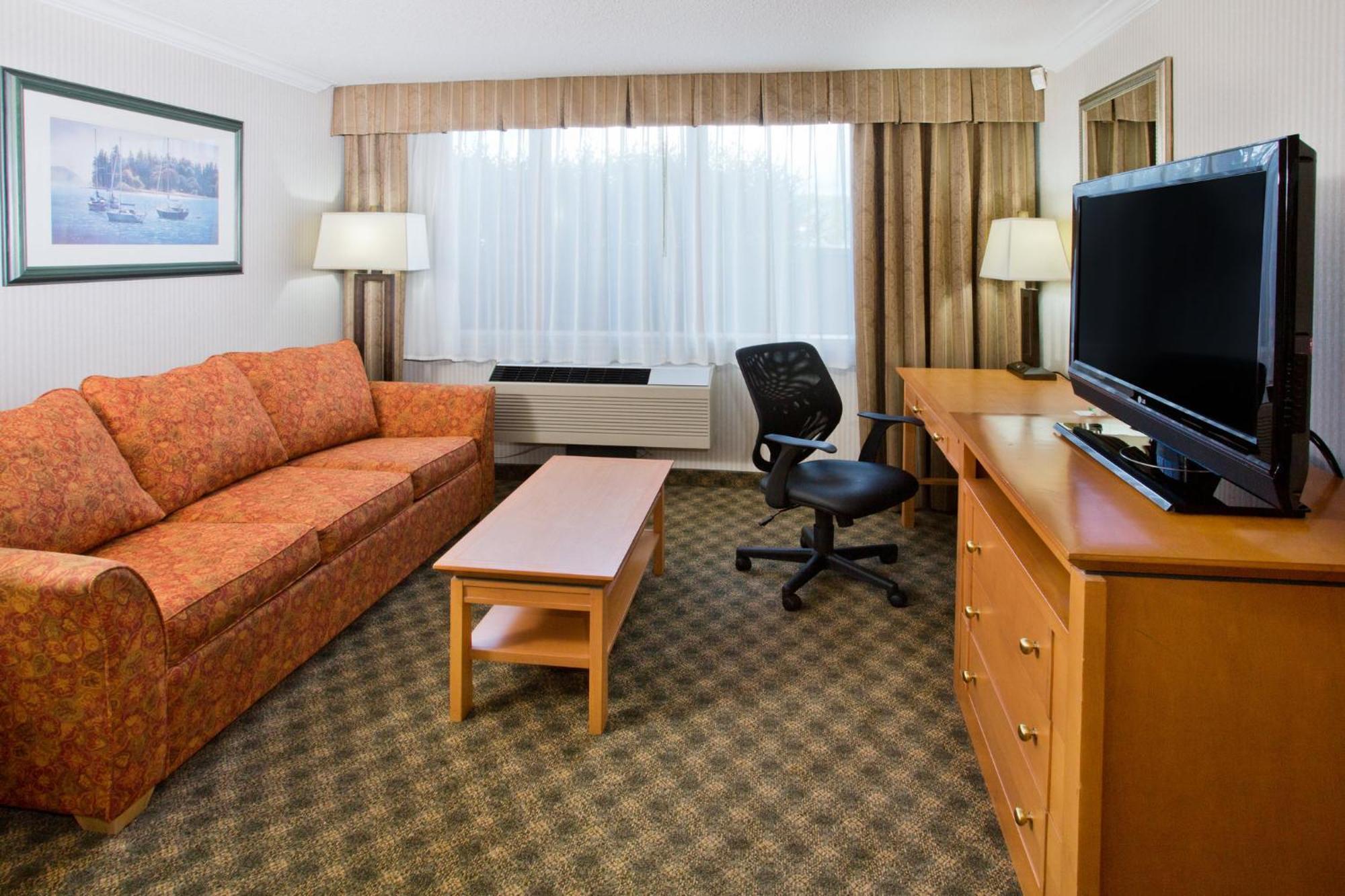 Holiday Inn & Suites North Vancouver By Ihg Экстерьер фото